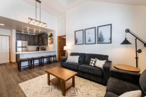 Zephyr Mountain Lodge Premium-Rated 1705